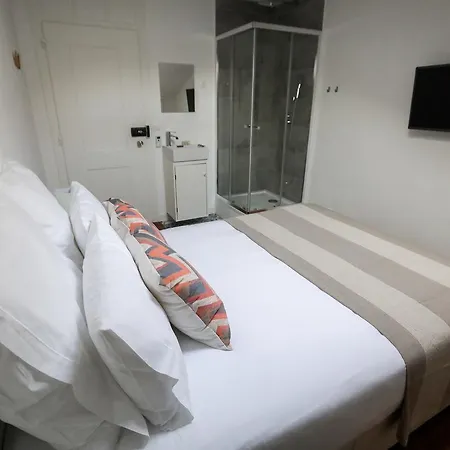 The Saints Suites Couette-café